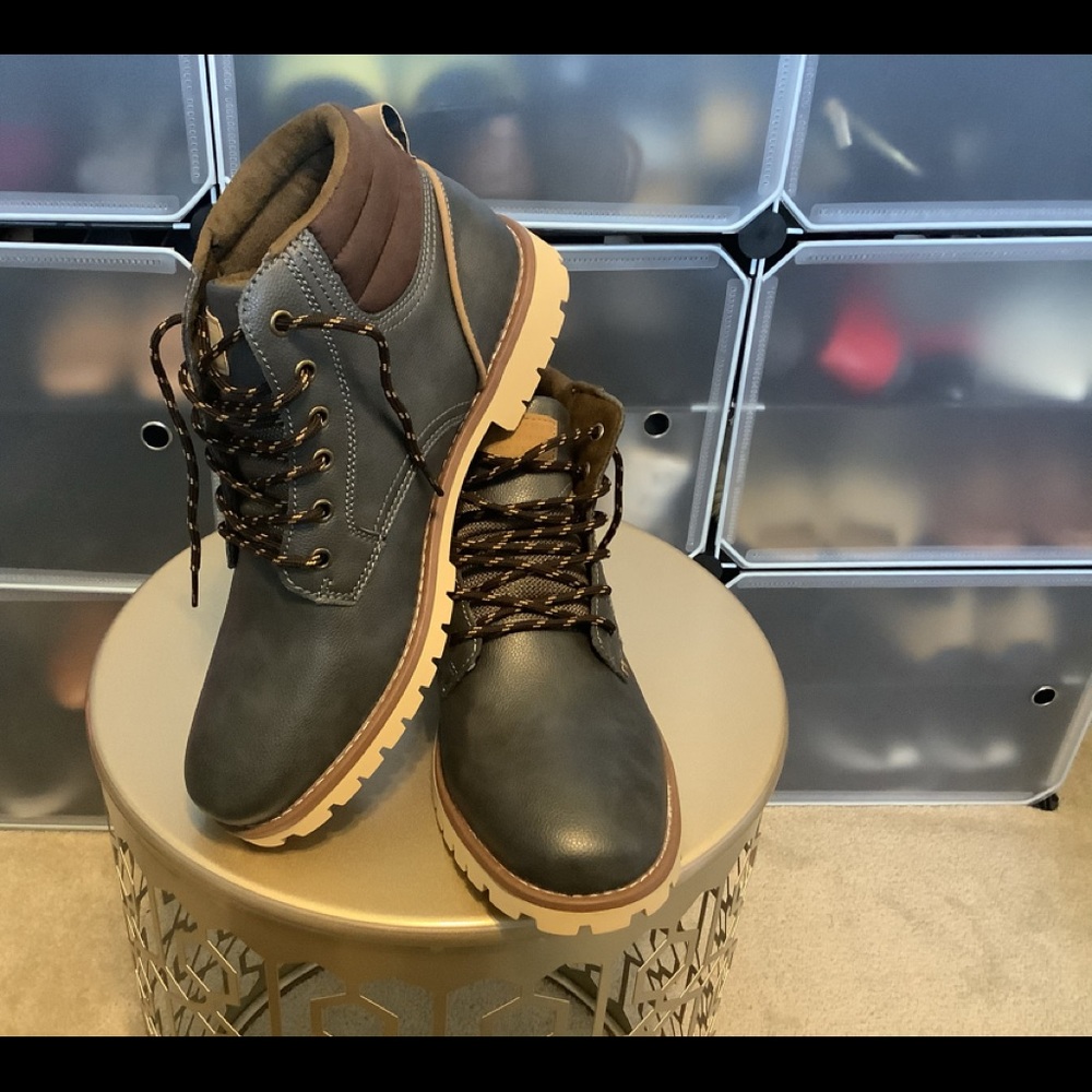 Mens tie up boots